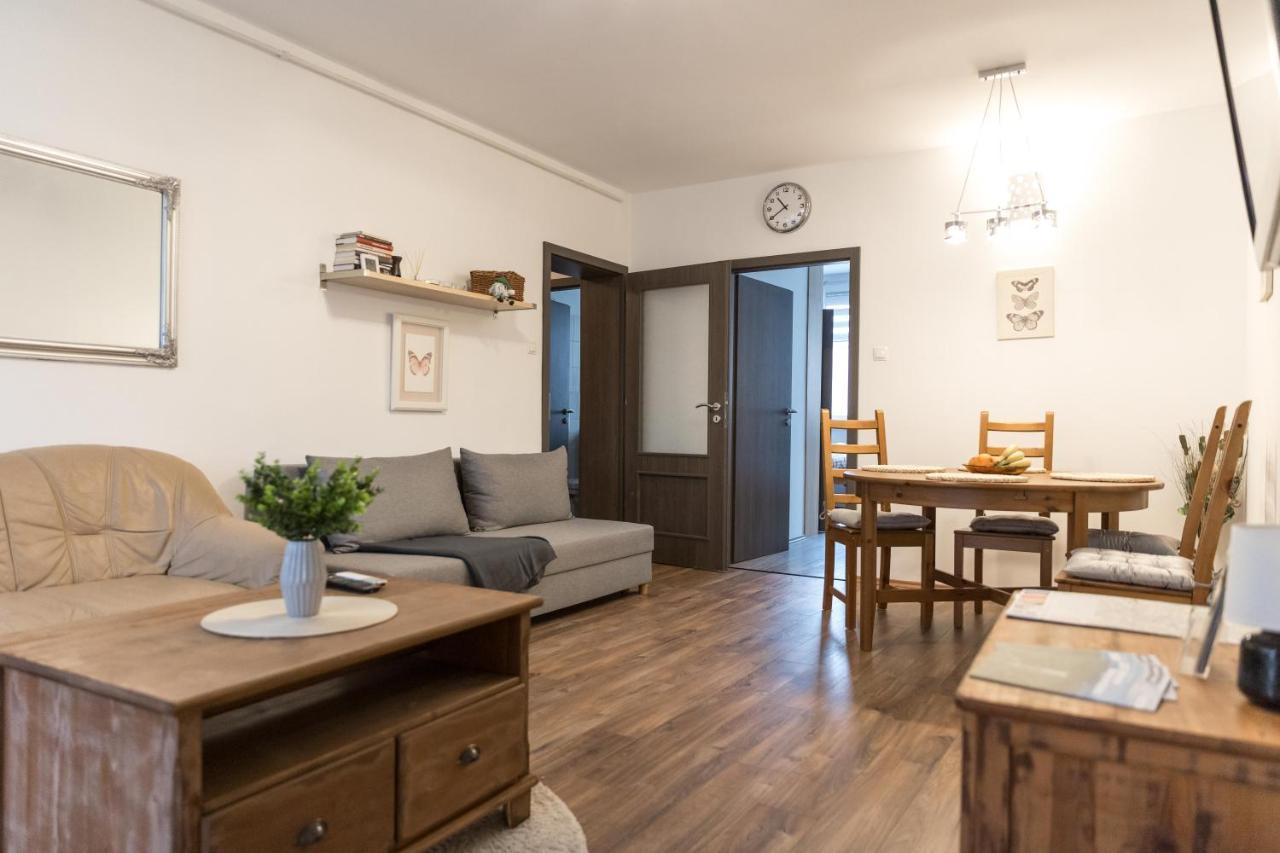 Sflower Apartman Eger Exteriör bild